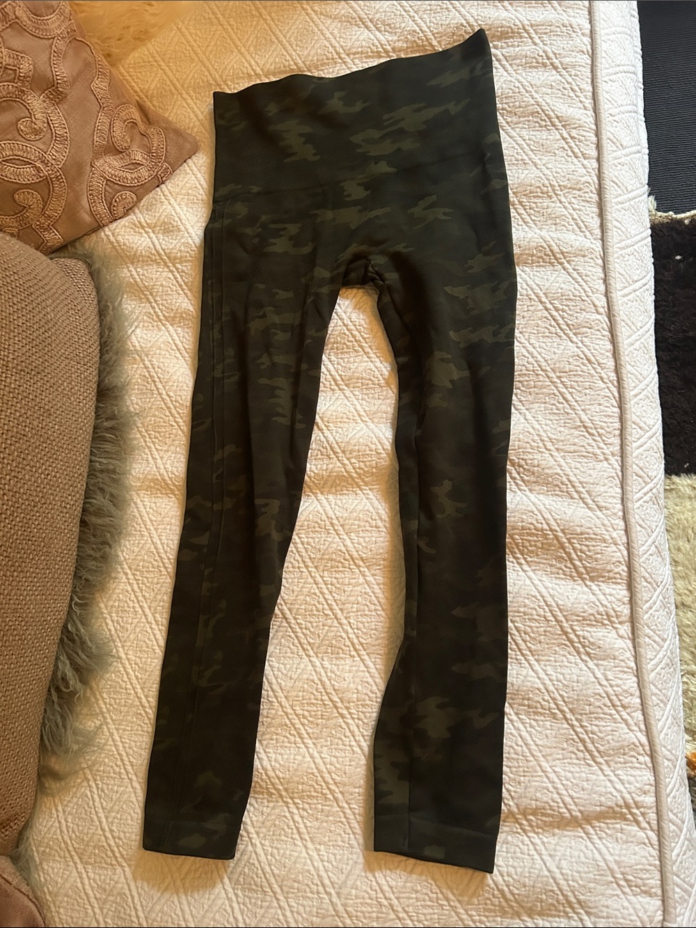 High-Waist Camo SPANX Leggings - Olive Green